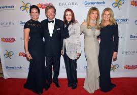 Priscilla Presley and Bui Simon Photos - Zimbio - Priscilla+Presley+Bui+Simon+Dream+Foundation+QluxujfelZ2l