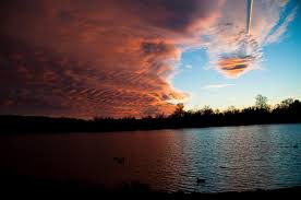 Attēlu rezultāti vaicājumam “Contrail shadows”