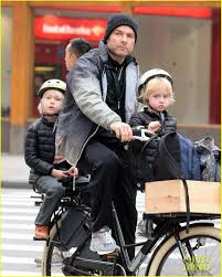 Image result for Maclaren Techno XT Naomi Watts and Liev Schreiber taking a stroll with son, Sasha