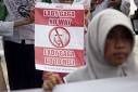 Salim Alatas, the Jakarta head of hardline Islamic Defender Front said ... - lady-gaga-protest1