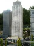 File:Model of 1 Canada Square &amp; 8 Canada Square in Miniland ...