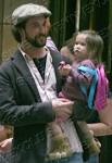 http://img2.timeinc.net/people/i/cbb/2007/06/05/noah_wyle_7_wenn1355411_cbb.jpg