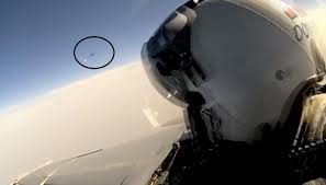 Image result for UFO Ryanair avvista un UFO nel volo Oslo - Bergamo ecco il video in anteprima!!