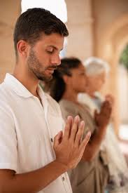 Image result for foto de pessoasrezando