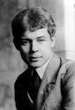 Cúi thấp xuống từng mái đầu