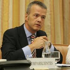 El ministro del Interior, Antonio Camacho, ha rehusado contestar a cinco preguntas muy concretas sobre el supuesto chivatazo a la red de extorsión de ETA en ... - camacho2