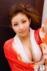 极品丰满美乳女性感换装展示喷血