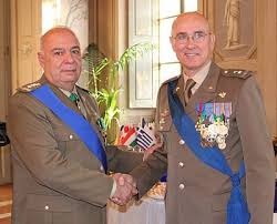Il Generale di divisione Marco Bertolini , ex comandante nono, comandante isaf, comandante cofs. Gli fu concessa per alcune operazioni in Libano. - adestrailgenbertolinisa