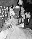 http://1.bp.blogspot.com/-SW-w8hxXLCc/T4EtGB7nTHI/AAAAAAAASxY/P19Pm_Nzb5U/s1600/dali%2Bgala.jpg