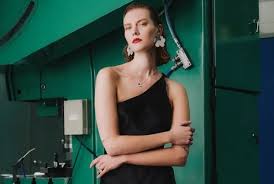 「ウルスラ・シュマルリージ」の画像検索結果