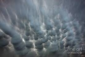 Attēlu rezultāti vaicājumam “Mammatus”