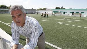 Miguel Valenzuela posa en la ciudad deportiva del Betis. gogo lobato. Sevilla F.C. / - miguel-valenzuela--644x362