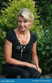 Résultat de recherche d'images pour "blonde suèdoise"