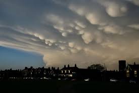 Attēlu rezultāti vaicājumam “Mammatus”