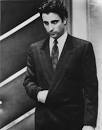 http://i2.listal.com/image/405041/600full-andy-garcia.jpg