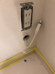 Image result for コンセント　穴 %