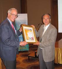 Brightness Award 2007” für Dr. Jens Peters - DESYaner für ... - 070823Seoul_JeJu154_web_ger