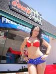 File:Wonder Woman Cosplay - Free Comic Book Day 2012.jpg