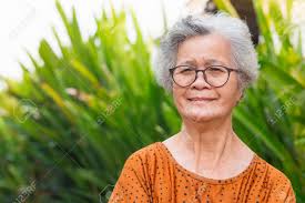 Resultado de imagem para mulher idosa