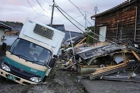 Hasil gambar untuk tsunami jepang