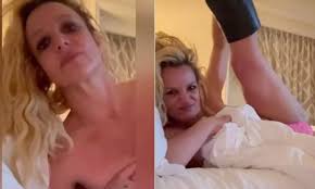 Resultado de imagem para "britney spears" calcinha