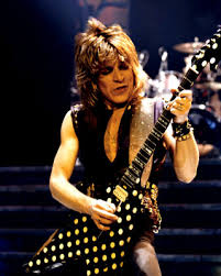 Duelo De Guitarristas: ¿Randy Rhoads o Vivian Campbell? Images?q=tbn:ANd9GcT5zKI8KB8at-I8MxWEn8n-rQMnA9lqOuUam2Zd0vMVi97Gp9_-