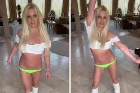 Resultado de imagem para "britney spears" calcinha