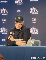 「アーロン・ユージック」の画像検索結果