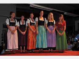 Die Miss Herbstfest - Finalistinnen: Regina Huber, Jennifer Mader , Anneliese Moser, Stephanie Rost, Marina Berger, Katharina Brunschmid. - 1782661937-miss-herbstfest-6-20_ps-343-jQ09