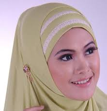 Cara Memakai Jilbab Untuk Wajah Persegi :: Model Jilbab