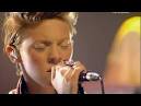 La Roux performing Quicksand