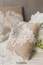 Vaizdo rezultatas pagal užklausą „wedding pillows“