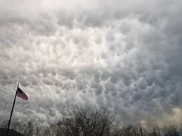 Attēlu rezultāti vaicājumam “Mammatus”
