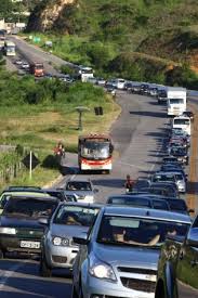 Com o fim do feriad&atilde;o, cerca de 150 mil carros devem retornar &agrave; ...