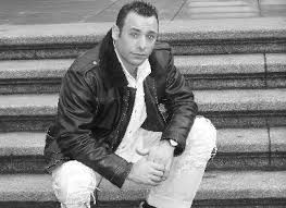 Enzo Cozzolino sucht \u0026quot;DEINE NÄHE\u0026quot; mit seiner Single „Vicino a te ...