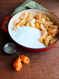 Afbeeldingsresultaat voor peach habanero hot pepper