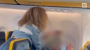 Image result for UFO Ryanair avvista un UFO nel volo Oslo - Bergamo ecco il video in anteprima!!