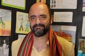 Fernando Lalana nació el 24 de febrero de 1958 en Zaragoza, ciudad que no dejará salvo por su estancia en Melilla para realizar el entonces obligatorio. - fernando-lalana-fichas-autores-L-LvkqH8