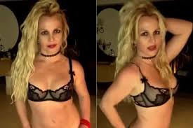Resultado de imagem para "britney spears" calcinha