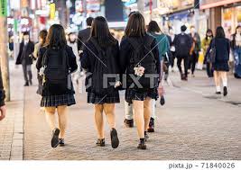 jk 街|街を散策する三人の女子高生の写真素材 [46865518] - PIXTA