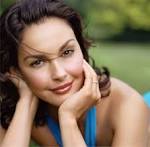 http://chicks4change.files.wordpress.com/2012/04/ashley-judd-fc.jpg
