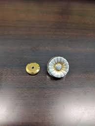 Image result for 弁護士バッジ