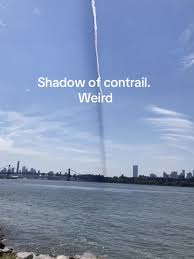 Attēlu rezultāti vaicājumam “Contrail shadows”