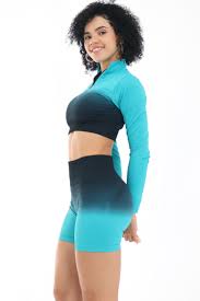 「ニーナ・ユージック」の画像検索結果