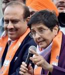 Kiran Bedi tries to cash in on Obamas India visit, draws AAPs.