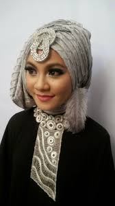 Jilbab Pashmina, Solusi Cantik dan Modis dalam Berhijab - nibinebu.com