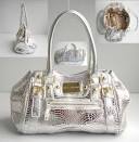 http://lubasfashions.com/wp-content/uploads/2011/09/designer-Handbags.jpg