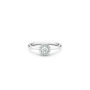 Aura round brilliant diamond ring in platinum | De Beers US