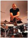 Drummerworld: Chester Thompson