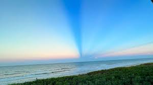 Attēlu rezultāti vaicājumam “anticrepuscular rays”